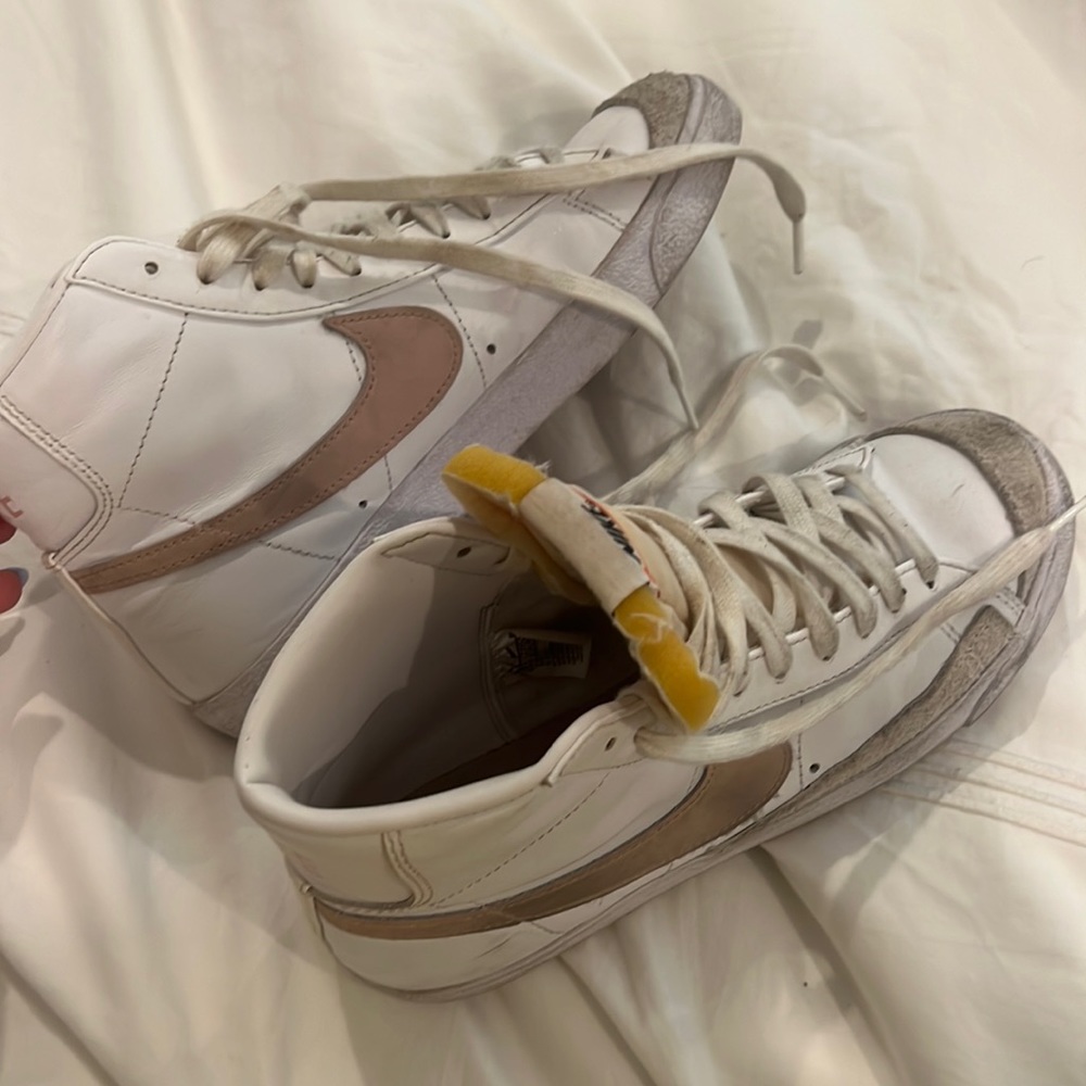 nike pink blazers